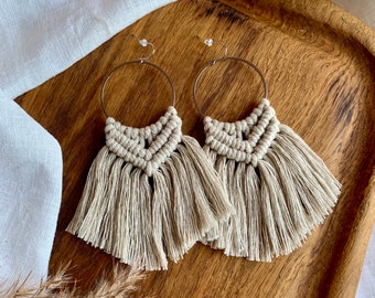 Boucles d'oreilles pendantes faites main en macramé, boucle d'oreille de mariage bohème, cadeau de demoiselles d'honneur, bijoux pendants en coton, vêtements de fête colorés