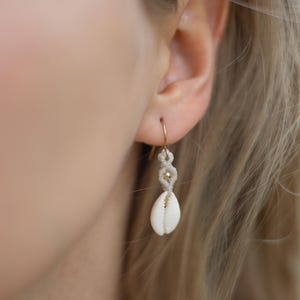 Handgemachte Makramee Ohrringe mit Muscheln, Boho Sommer Ohrring, Baumelnde Urlaub Schmuck, Strand Ohrringe, Geburtstagsgeschenk