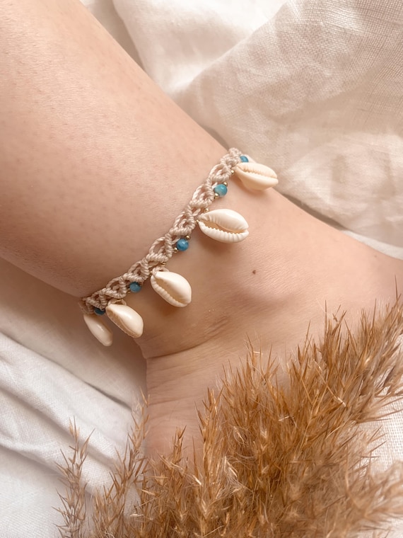 Cowrie Shell Anklet with Apatite Crystals, Adjustable Macrame Boho Jewelry, Summer Accessory, Ankle Bracelet with Dangling Seashells