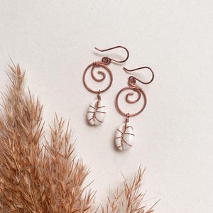 Spiral Copper Earrings with Seashell, Cowrie Shell Earring, Handmade Boho Beach Jewelry, Summer Accessory, Dangle Jewelry, Coastal Vibes