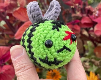 Crochet Zombee Key Ring- Zombie Bee- Amigurumi Bee- Halloween Plush Keychain