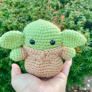 The Child Plushie- Baby Alien- Amigurumi Alien- Star Wars Fan Art- The Mandalorian