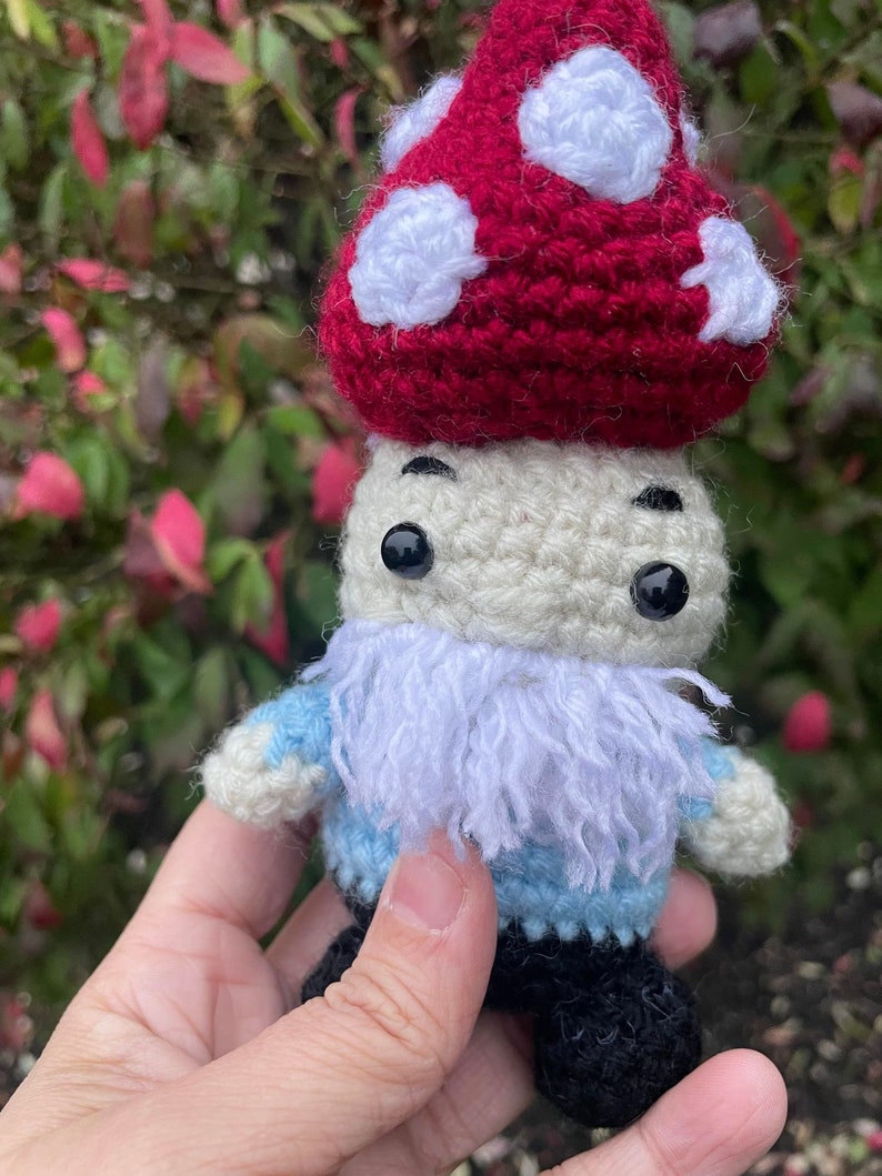 Patron de crochet de gnome aux champignons Patrons Amigurumi Cottagecore image 2