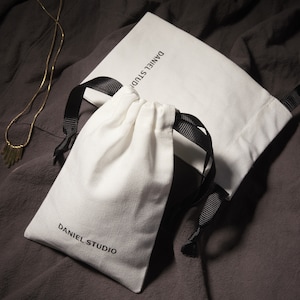 50pcs white cotton canvas bag personalized logo custom jewelry packaging drawstring pouch with ribbon dusty bag gift bag