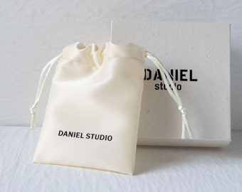 Bolsas de satén con cordón y logotipo personalizado (50 unidades): embalaje para joyería