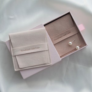 50 juegos de caja de cajón y bolsa de 9*9*3,2 cm caja de joyería personalizada bolsa de joyería logotipo personalizado caja de embalaje de joyería pequeña caja de cartón de papel