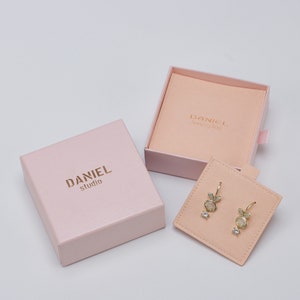 50pcs pink drawer box and pouch with insert 10cm*10cm*4cm custom necklace insert earrings pad Jewelry packaging with personalized logo