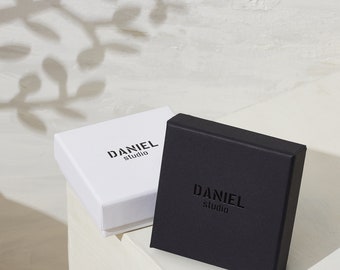 50 Personalized Logo Jewelry Boxes: Chic Cardboard Packaging