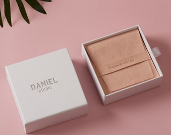 Juego de 50 cajas de papel de 9 x 9 cm, caja de joyería personalizada con bolsa, logotipo personalizado, caja de embalaje de joyería elegante, cajón a granel, caja de cartón para collar