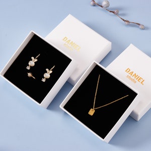 50pcs 10cm * 10cm * 3.2cm joyería cajas con logotipo personalizado, caja de papel, caja de cartón Lib & Base, caja de collar envío gratis