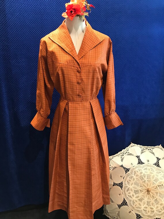 Vintage 1940s 1950s burnt Orange and black check r