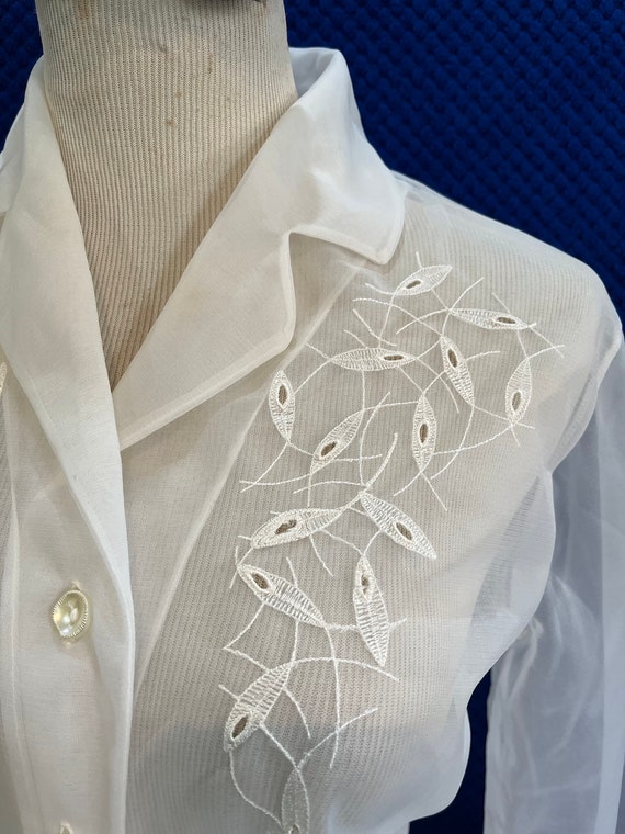 1940s 1950s nylon white fitted blouse vintage ori… - image 2