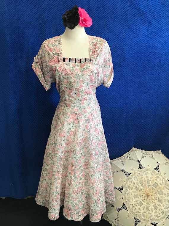 Vintage 1950s chiffon nylon dress white and pink and … Gem