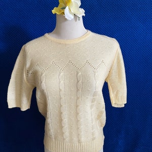 1940s 1950s lemon yellow short sleeve sweater fine knit