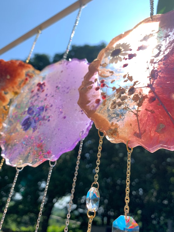 Catching Sunlight with 13 Colorful DIY Suncatchers