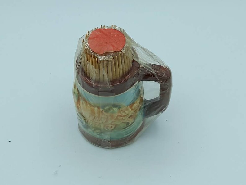 Toothpick potminiature tankard horse and carriage design