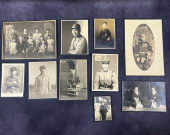 Collection de 10 photographies sépia antiques montées du Japon vers 1890-1930