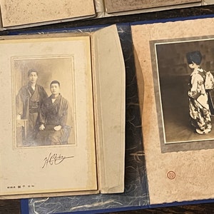 Colección de 4 fotografías antiguas en sepia montadas profesionalmente de Japón de principios del siglo XX imagen 3