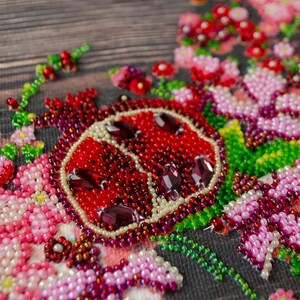 DIY Christmas Wreath Bead Embroidery Kit – Handmade Craft Set, Gift for Her, Beginner Friendly