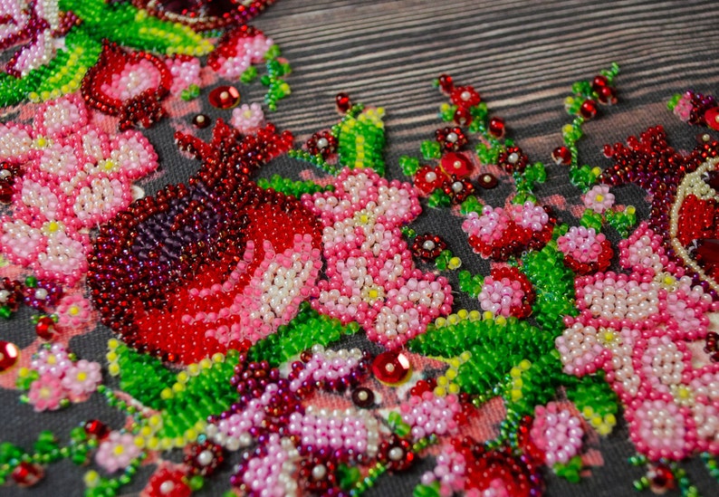 DIY Christmas Wreath Bead Embroidery Kit – Handmade Craft Set, Gift for Her, Beginner Friendly