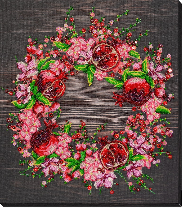 DIY Christmas Wreath Bead Embroidery Kit – Handmade Craft Set, Gift for Her, Beginner Friendly