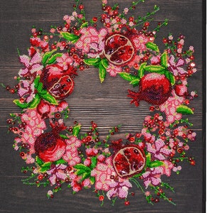 DIY Christmas Wreath Bead Embroidery Kit – Handmade Craft Set, Gift for Her, Beginner Friendly
