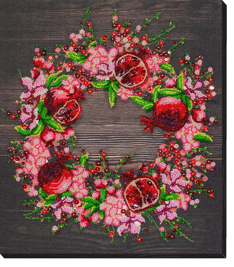 DIY Christmas Wreath Bead Embroidery Kit – Handmade Craft Set, Gift for Her, Beginner Friendly
