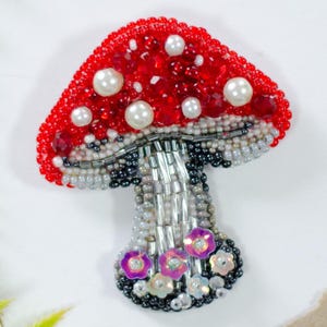 DIY Bead Brooch Kit Mushroom Bead Embroidery Kit Size: 1.9&quot;×2.6&quot; (4.8x6.5 cm), GIFT