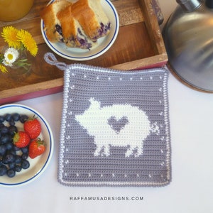 Crochet Pattern ~ Pig Potholder - Tapestry Crochet Hot Pad – Farmhouse Kitchen Decor - Trivet Pattern
