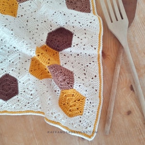 PDF Pattern - Honeycomb Kitchen Towel - Beehive Dishcloth - Hexagon Tea Towel