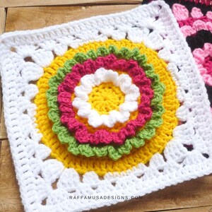 Crochet Pattern - Flower Square - Ruffle Floral Afghan Block - Granny Block