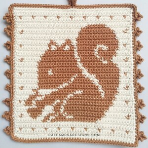 Crochet Pattern Squirrel Potholder Tapestry Crochet Hot Pad Kitchen Decor Trivet Pattern image 3