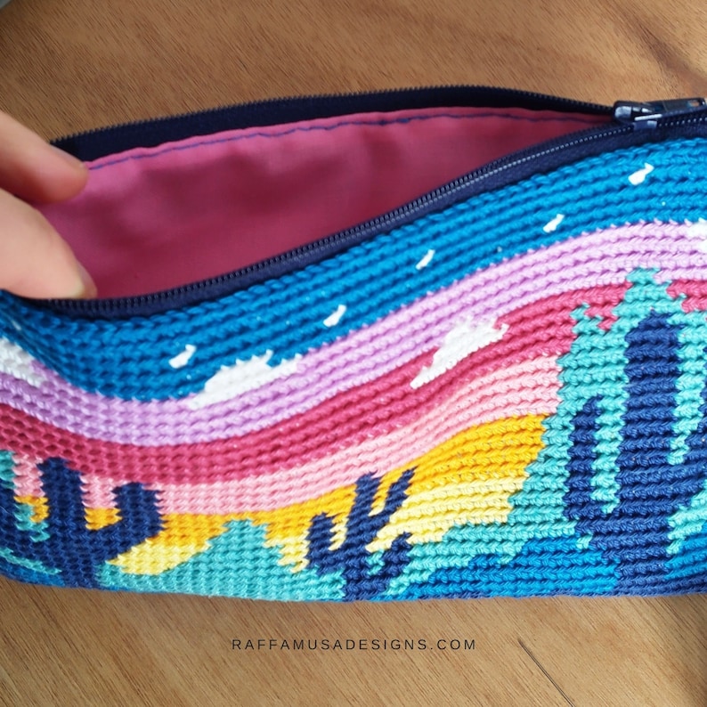 Crochet Pattern Desert Cacti Zipper Pouch Tapestry Crochet Mochila Bag Easy Pattern image 2