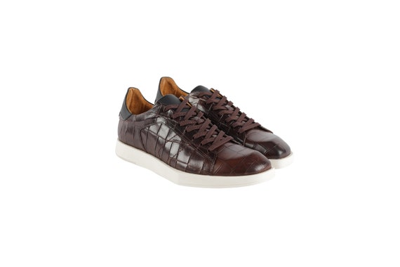 sneakers dark brown
