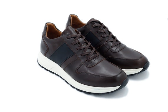 sneakers dark brown