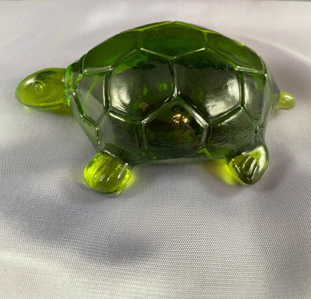 Westmoreland Vintage Green Glass Turtle 4 1/4 Long by 3 Wide by 1 1/2 ...