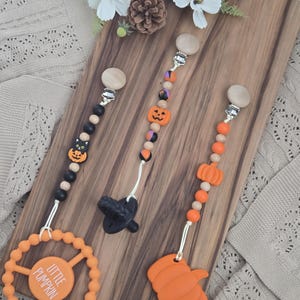 Halloween Pumpkin Pacifier Clip | Pumpkin Pacifier Clip | Dummy Clip | Binkie Clip | Halloween Baby Gifts | Fall Pacifier Clip