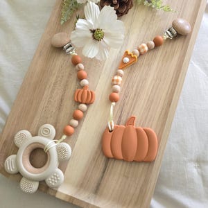 Fall Pumpkin Pacifier Clip | Pumpkin Pie Pacifier Clip | Pumpkin Pacifier Clip | Thanksgiving Pacifier Clip | Fall Baby Gifts | Thanksgiving