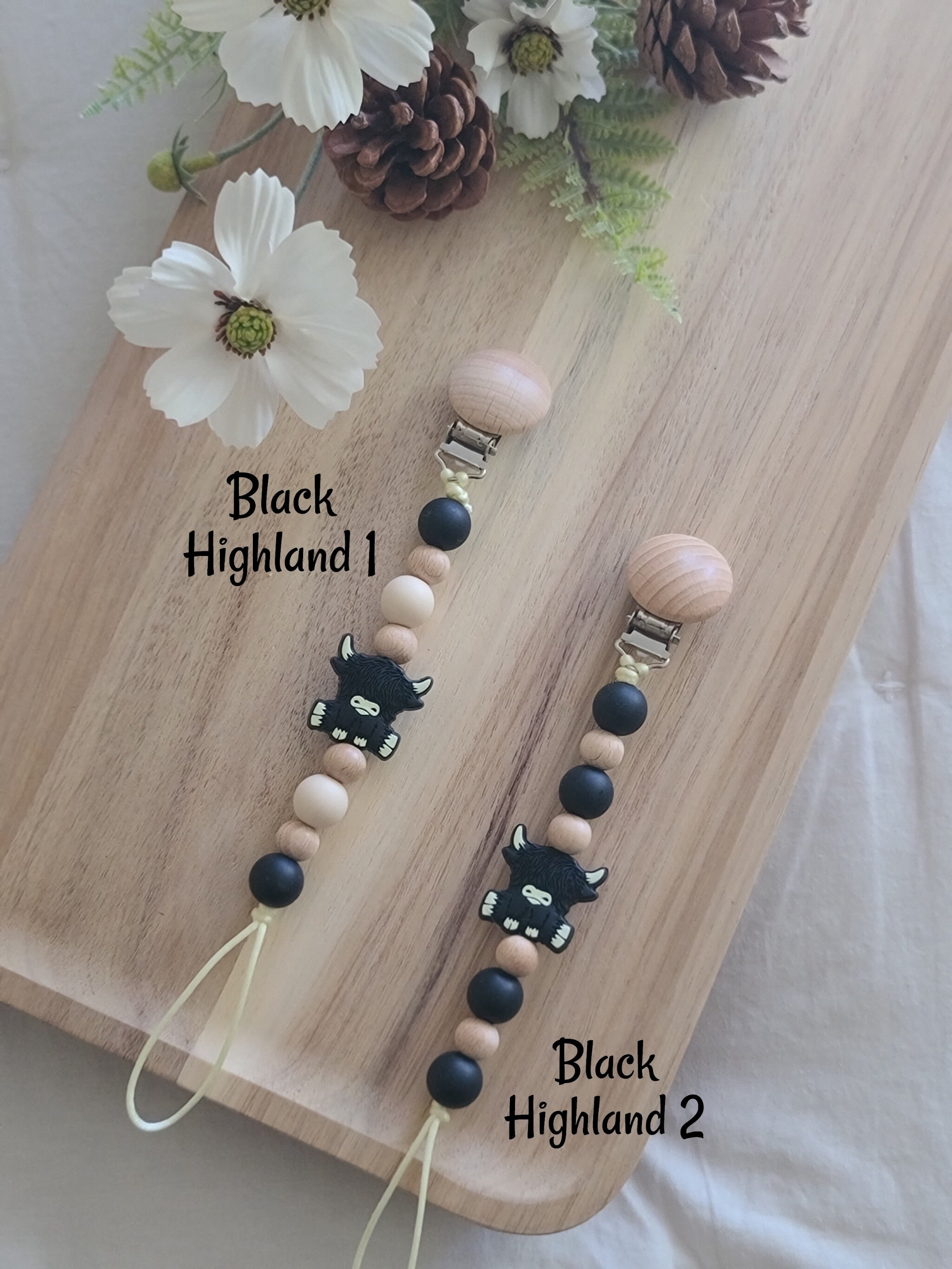 Highland Cow Pacifier Clip | Farm Pacifier Clip | Cow Dummy Clip | Cow Binkie Clip |Cow Baby Gifts |Mama Gifts |Baby Shower Gifts |Cow Print