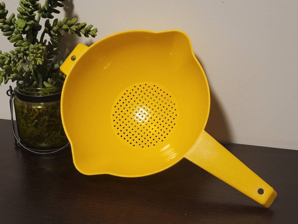 Tupperware sieve -- cute!, If it's mustard yellow, it must …