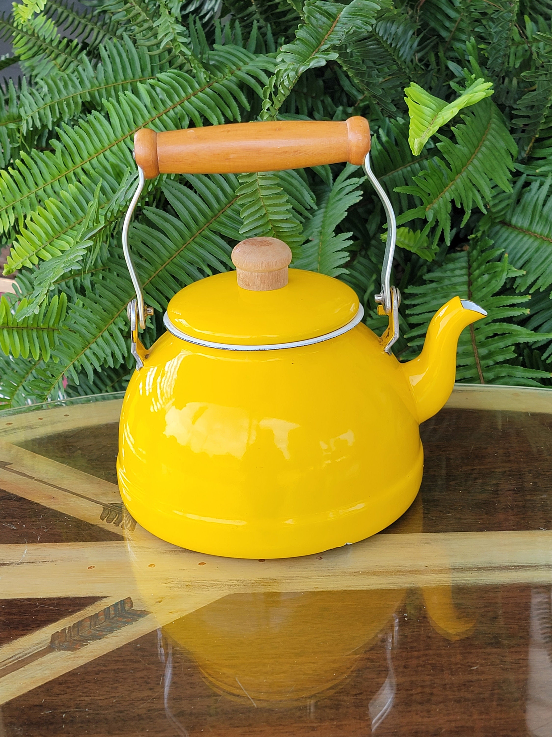 Valiant 4 Cup Mid Century Yellow Electric Hot Pot 