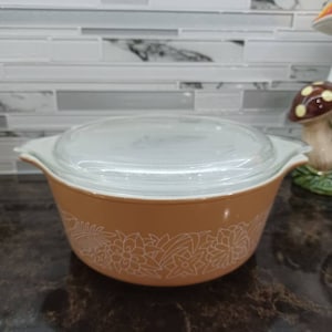 471 B Woodland Pyrex Dish