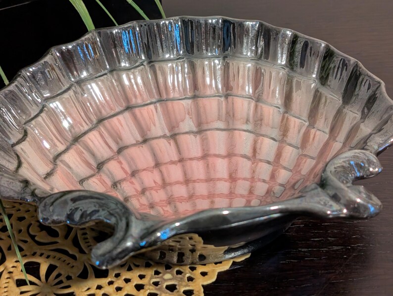 Vintage Pink & Gray Iridescent Pleated Ceramic Clam Shell Centerpiece ...