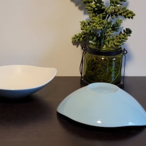 Awesome MCM Ben Seibel for Iroquois &#39;Blue Vineyard&#39; 7.5&quot; Oval Individual Serving Bowl Set of 2