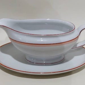 Heinrich Gravy Boat with Attached Underplate H G Selb