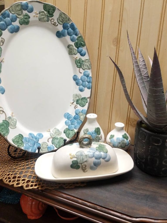 Vintage Metlox Poppytrail Grape Arbor Lot- Salt and Pepper Shakers