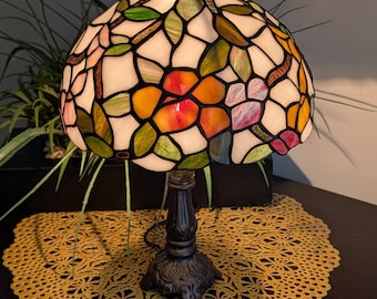 Large 1980s Vintage Tiffany-style Lamp, Light Wood Base | Large