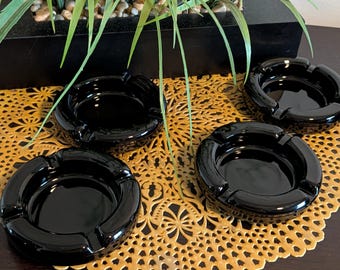 Awesome MCM Tiara Black Heavy-duty Glass Stackable Ashtray Set of