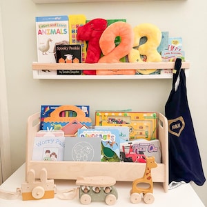 Kids Portable Bookshelf Montessori Bookshelf Wooden Furniture Nursery Gift Toddler Book Shelf Gift for Kid Gift for Toddler MICHAEL