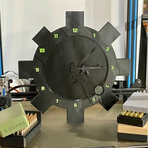 Reloj de pared con perno AR-15